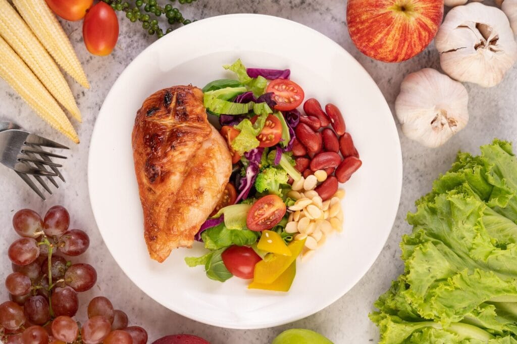 Chicken and veggies: A healthy meal for optimal exercise recovery. LIFE FIT.