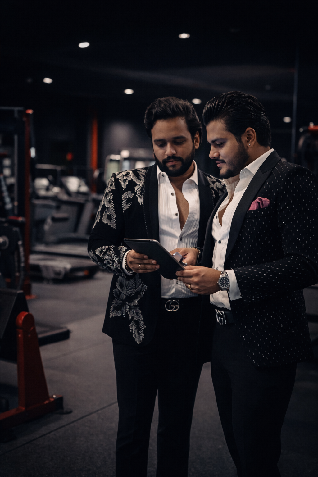 LIFE FIT: Expert gym planning advice on equipment, space, and budget via WhatsApp chat.